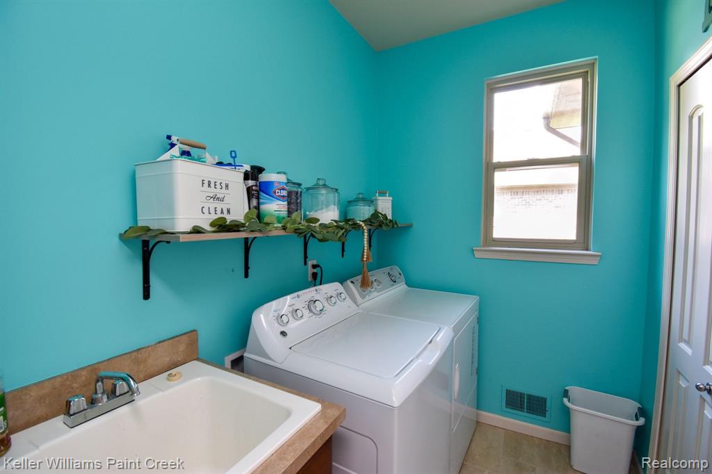 51405 CAROLINE Drive, Chesterfield, MI 48047 — Photo 30