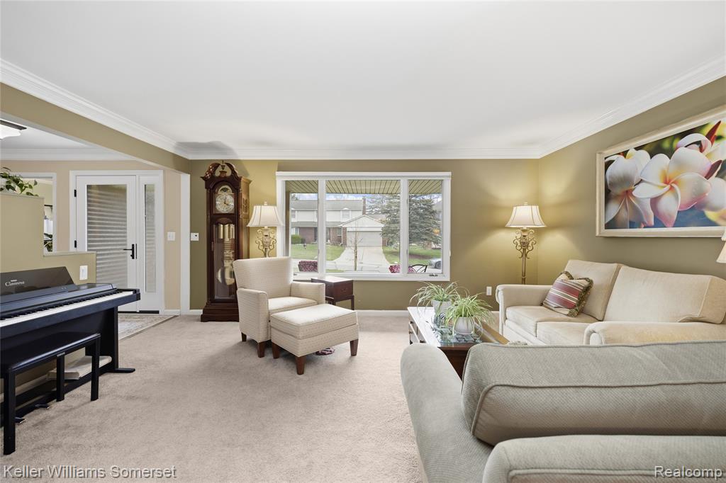 447 Antoinette Drive, Rochester Hills, MI 48309 — Photo 13