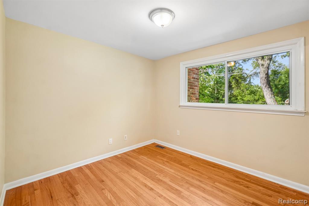 2675 Douglas Drive, Bloomfield Hills, MI 48304 — Photo 22