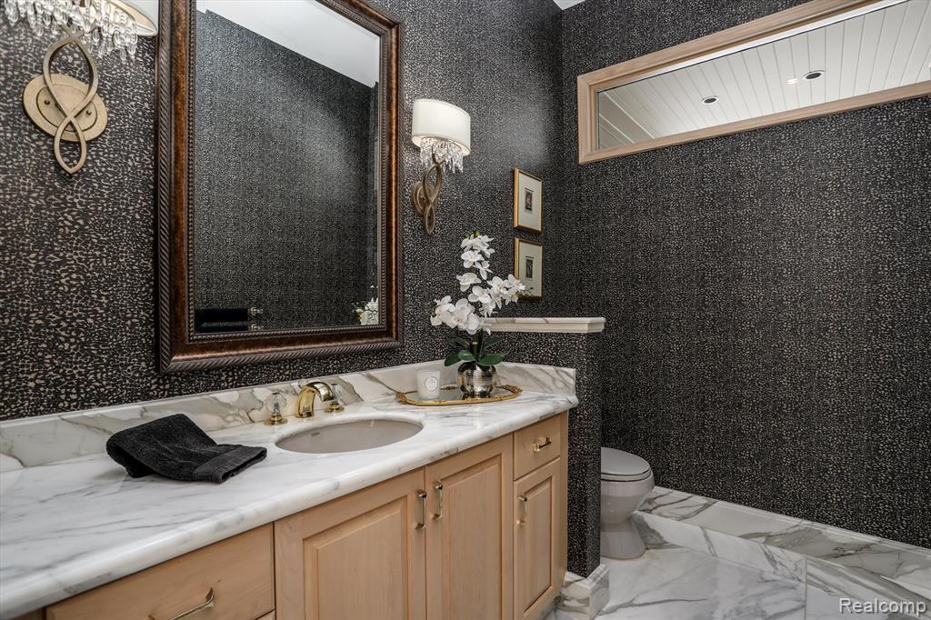 4733 W WICKFORD, Bloomfield Hills, MI 48302 — Photo 22