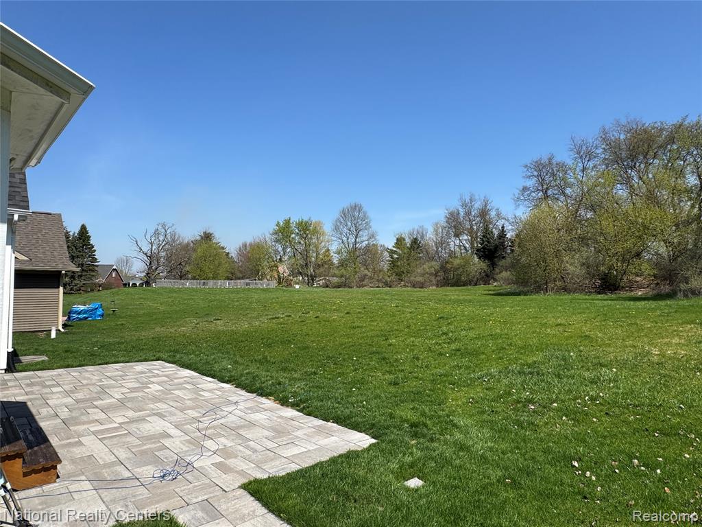 7478 Village Court, 27, Davisburg, MI 48350 — Photo 11