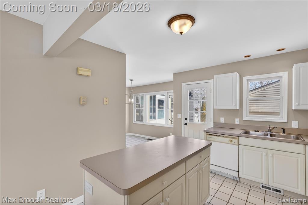 4414 Robinwood Avenue, Royal Oak, MI 48073 — Photo 15