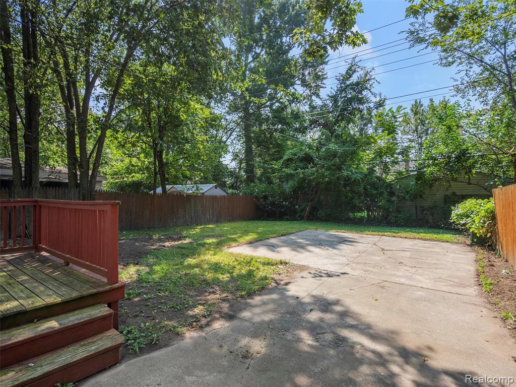 431 W Madge Avenue, Hazel Park, MI 48030 — Photo 15