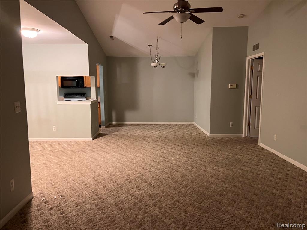56567 Scotland Boulevard, Utica, MI 48316 — Photo 10