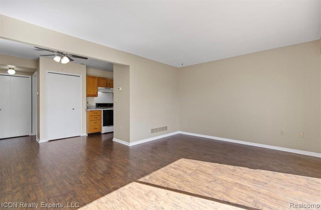 50451 Bay Run N, Chesterfield, MI 48047 — Photo 4