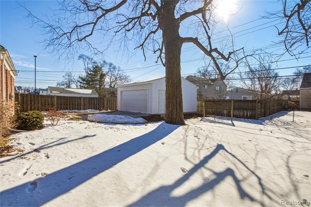 929 Larkmoor Boulevard, Berkley, MI 48072 — Photo 20