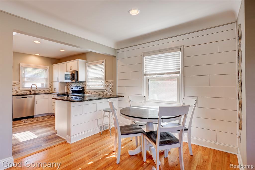 703 E BLOOMFIELD Avenue, Royal Oak, MI 48073 — Photo 11
