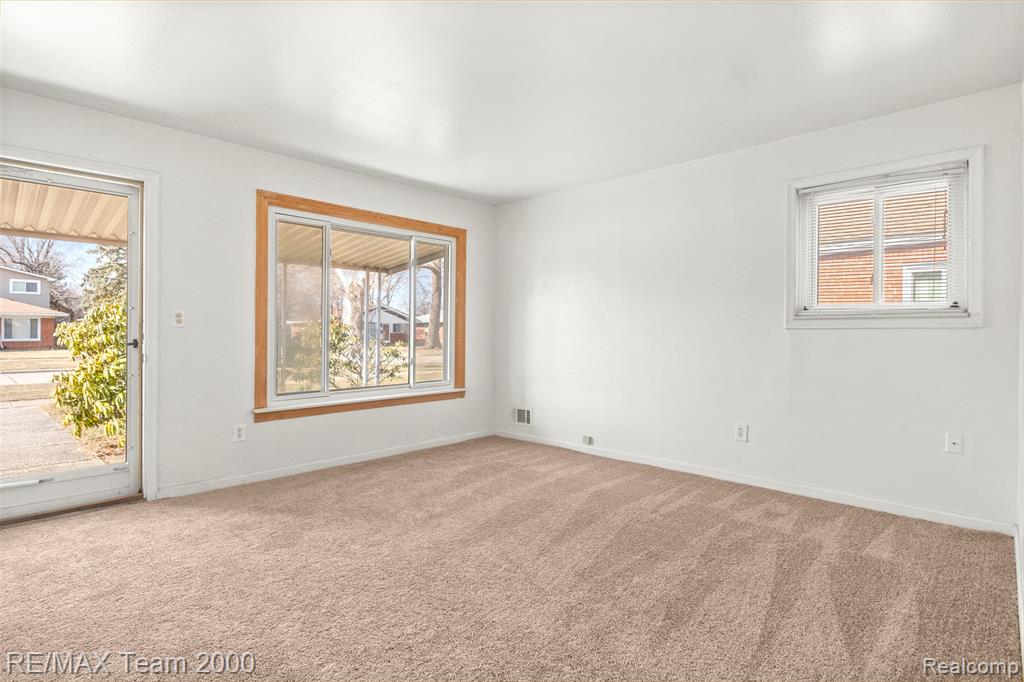 5027 Lincoln Boulevard, Dearborn Heights, MI 48125 — Photo 6