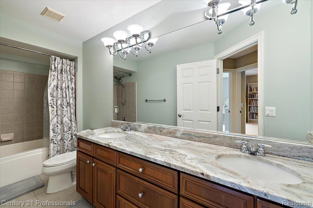 4735 OAKHURST RIDGE Road, Clarkston, MI 48348 — Photo 44