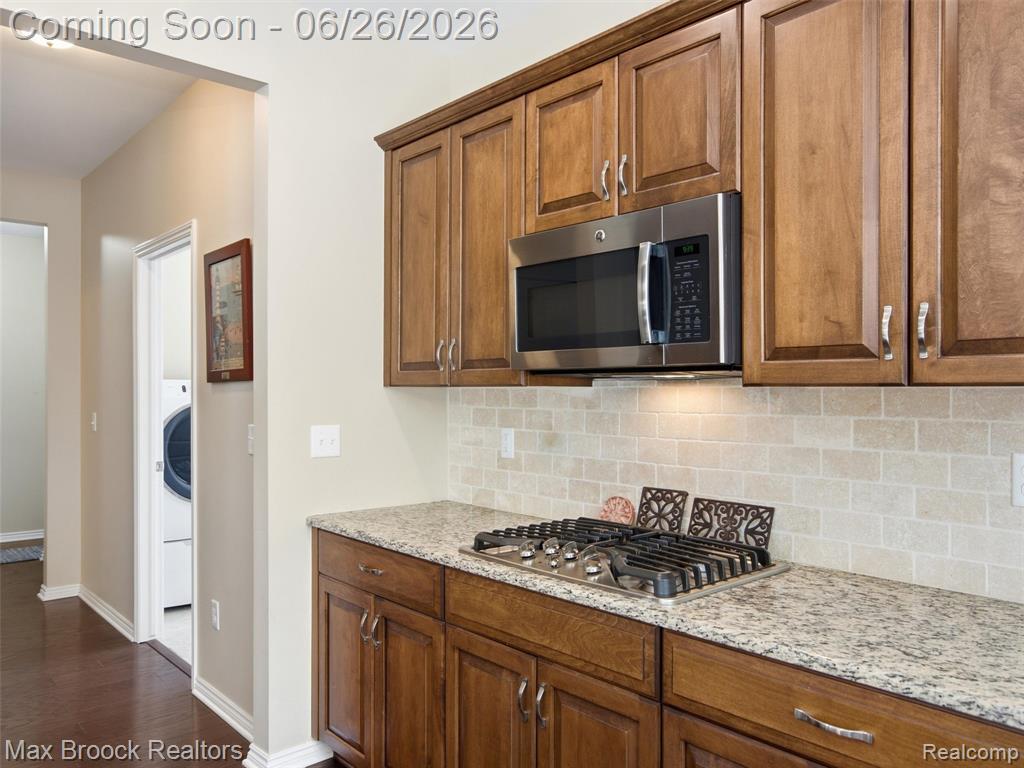 583 Birchcrest Court, Oakland, MI — Photo 22
