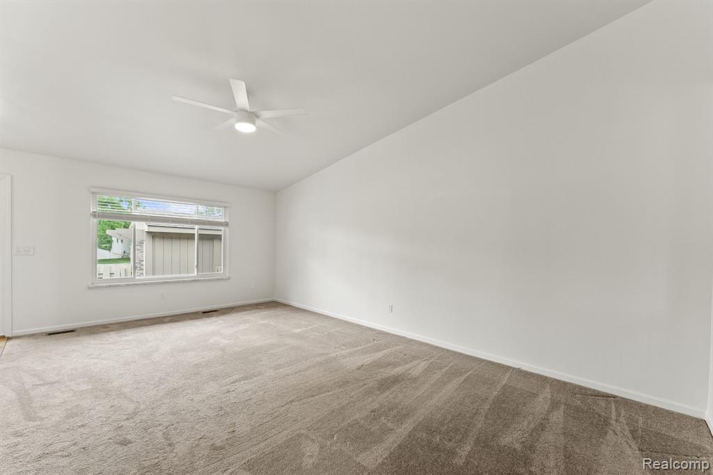 62402 Raleigh Court, 6, South Lyon, MI 48178 — Photo 4