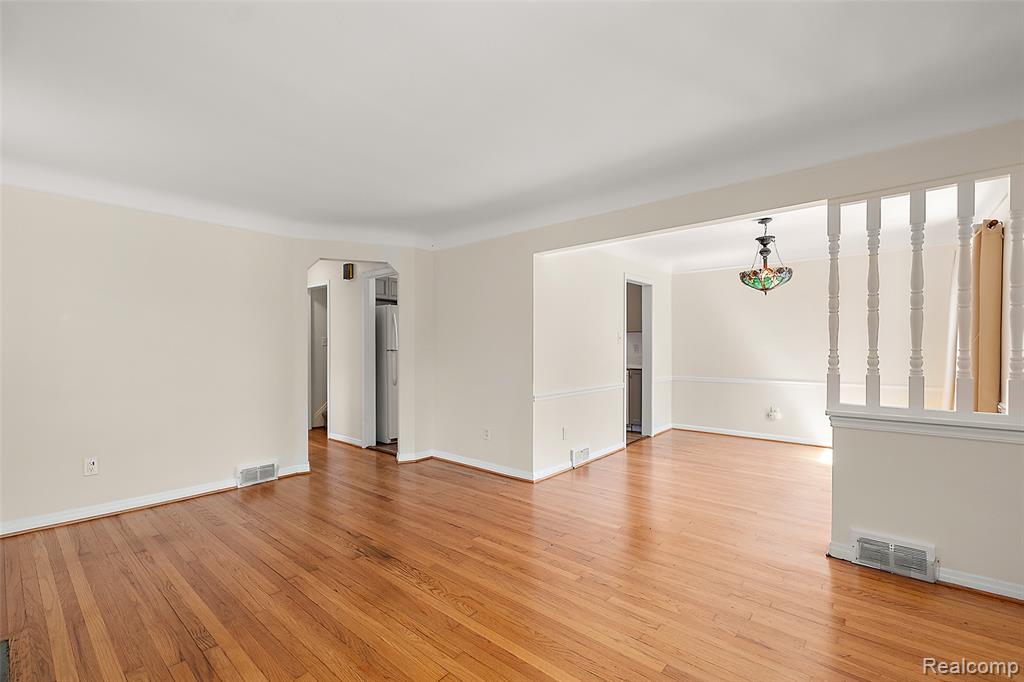 20879 Beaufait Street, Harper Woods, MI 48225 — Photo 8