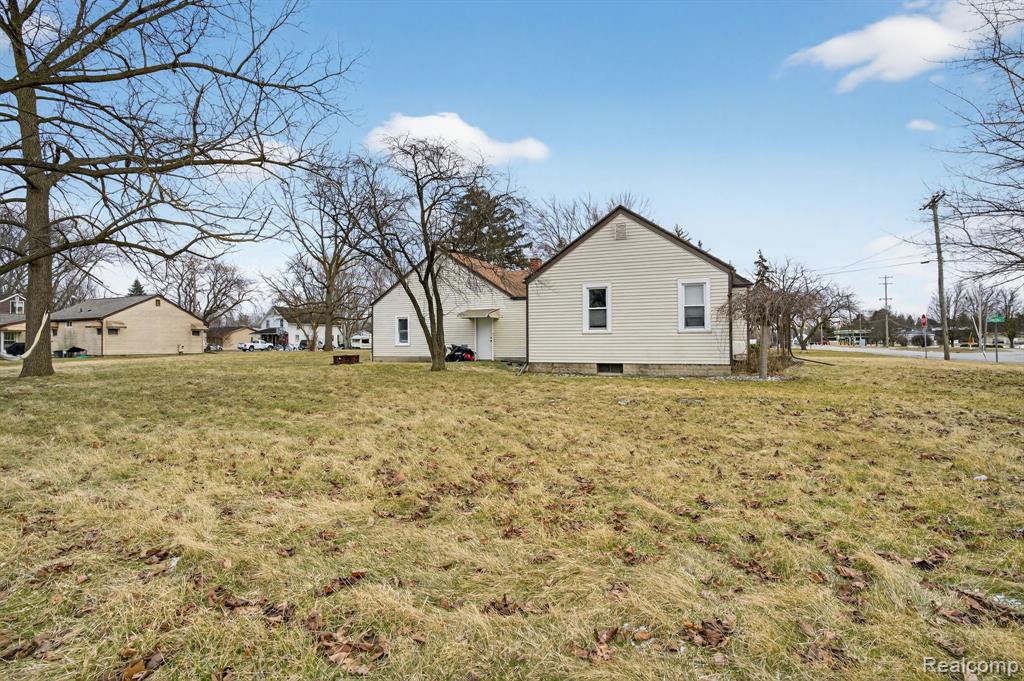 200 N River Road, Saginaw, MI 48609 — Photo 43