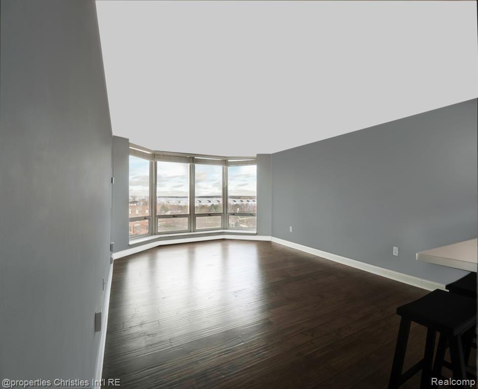 250 E Harbortown Drive, 805, Detroit, MI 48207 — Photo 5