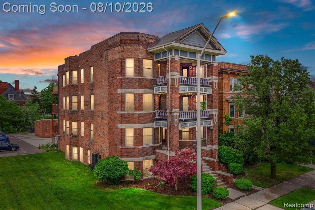 242 E PALMER Street, 4, Detroit, MI 48202