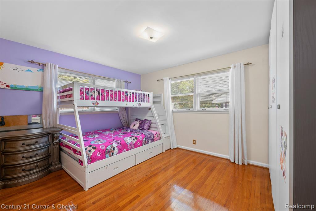 730 WOODCREST Drive, Dearborn, MI 48124 — Photo 16