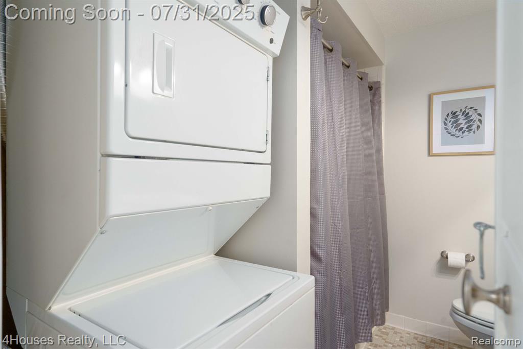5273 Highland Road, 108, Waterford, MI 48327 — Photo 32
