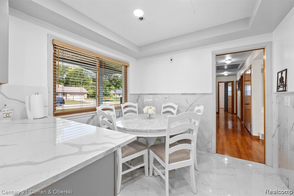 730 WOODCREST Drive, Dearborn, MI 48124 — Photo 14