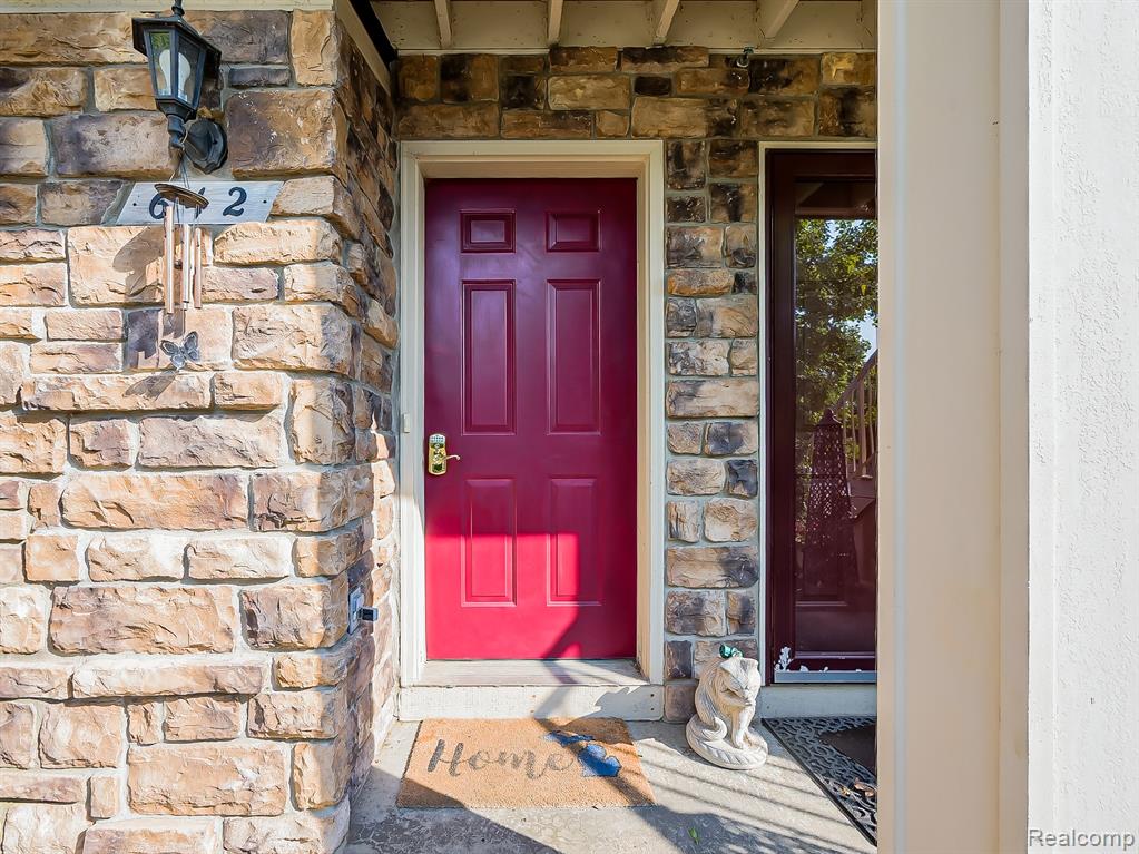 642 LYDIA Lane, Pontiac, MI 48341 — Photo 2