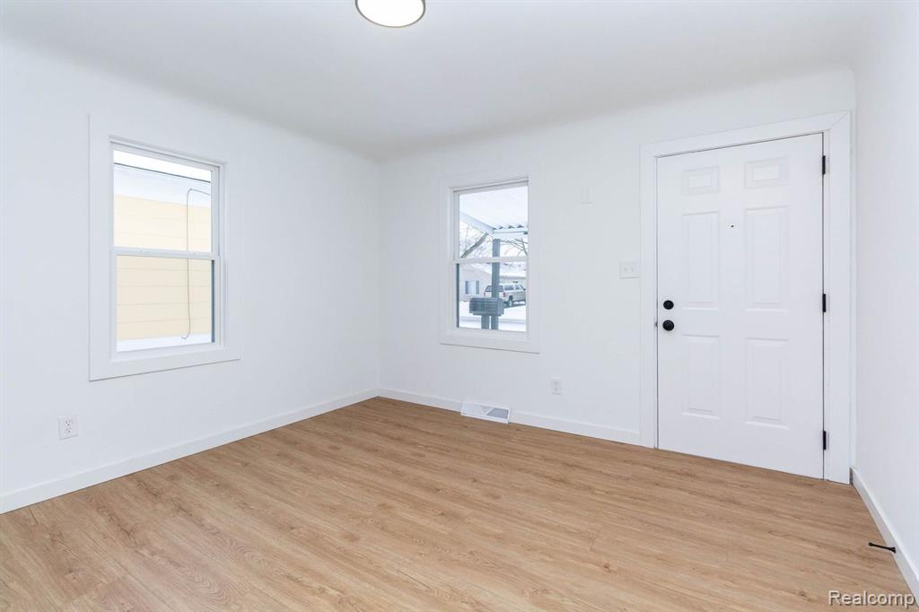 23824 Tuscany Avenue, Eastpointe, MI 48021 — Photo 4