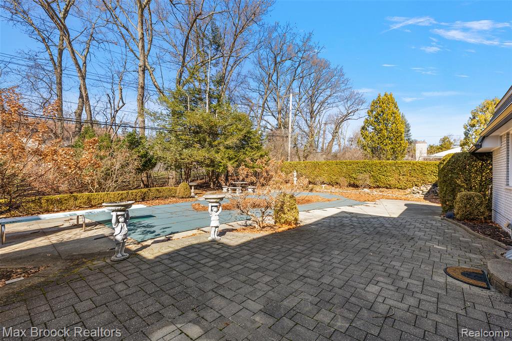1319 Charrington Road, Bloomfield Hills, MI 48301 — Photo 42