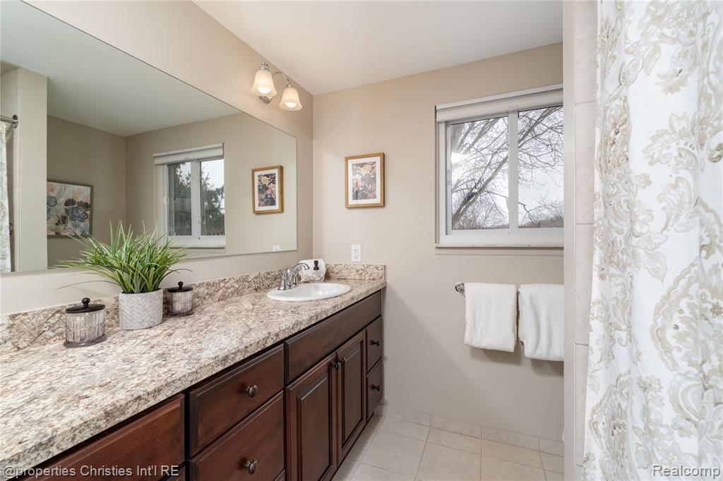 6158 Courtland Drive, Canton, MI 48187 — Photo 28