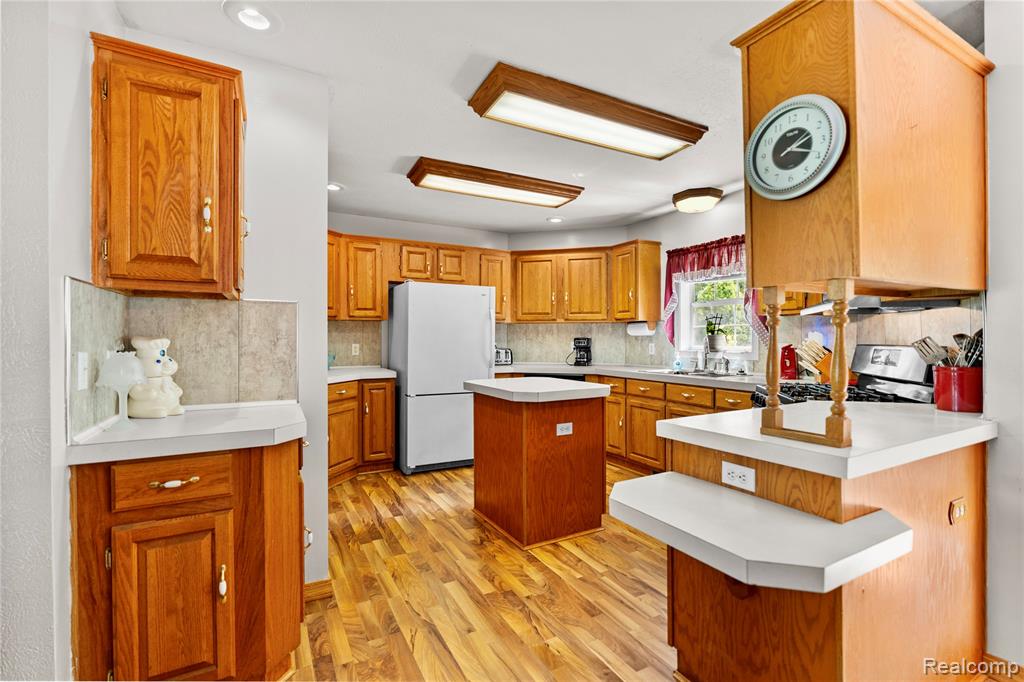 5206 Lippincott Boulevard, Burton, MI 48519 — Photo 2
