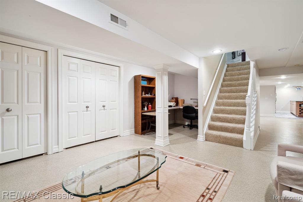 39508 VILLAGE RUN Drive, Northville, MI 48168 — Photo 30