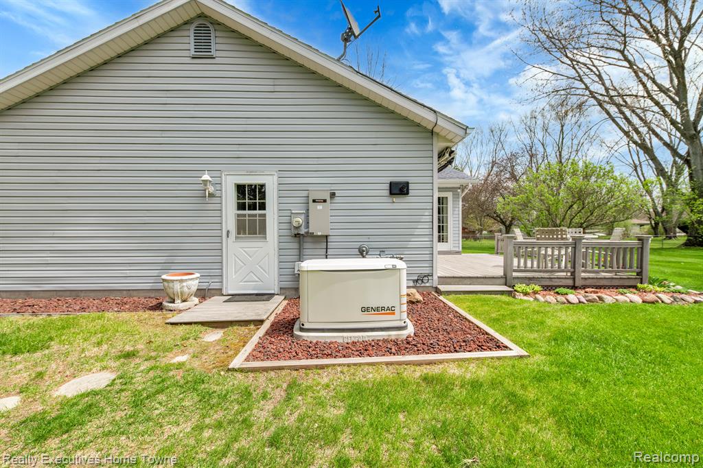 4681 BUCKINGHAM Drive, Port Huron, MI 48060 — Photo 25