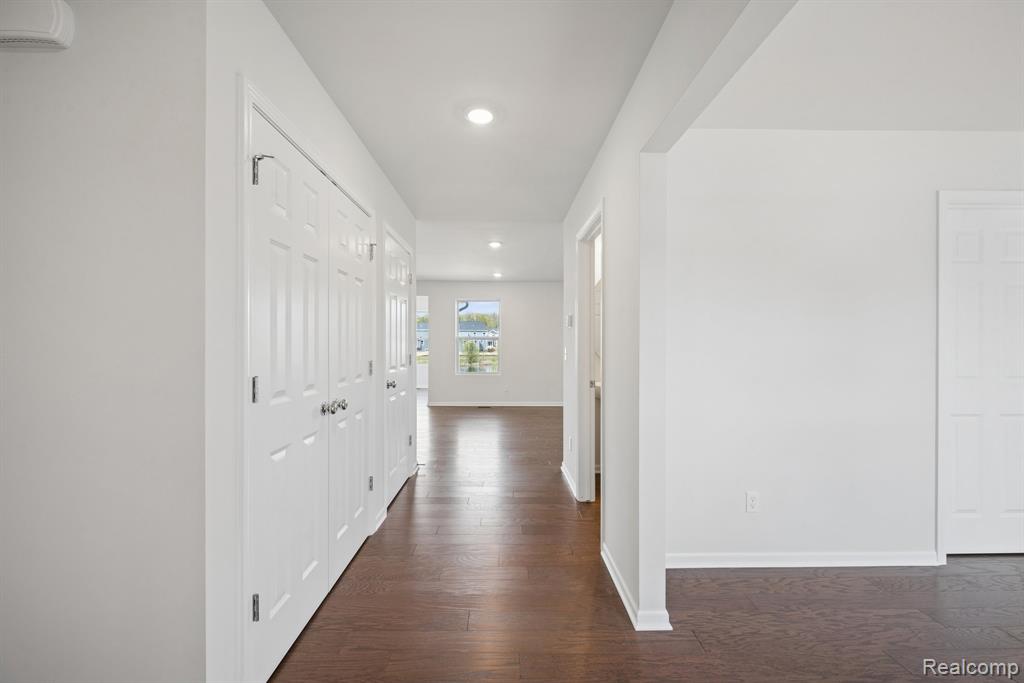 391 Edge Brook Drive W, Holly, MI 48442 — Photo 12