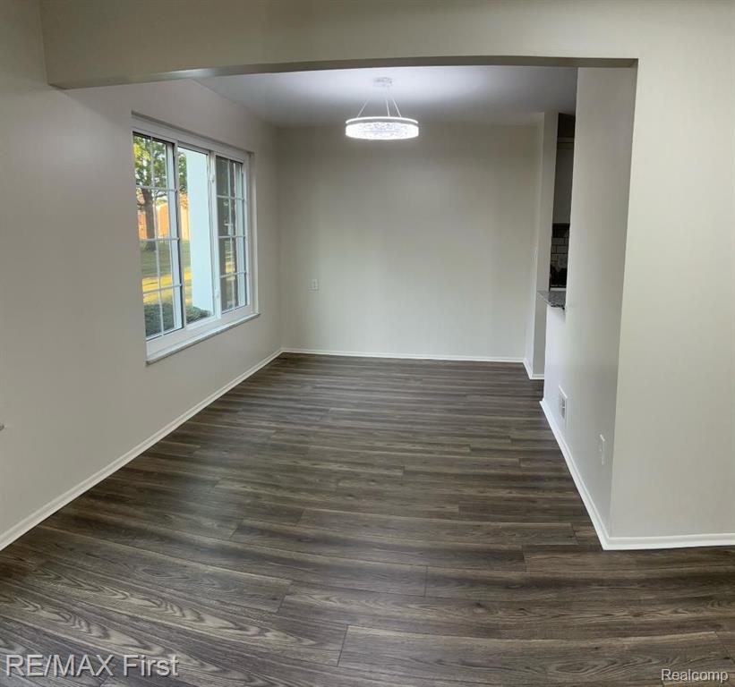 29264 HOOVER Road, 264, Warren, MI 48093 — Photo 4