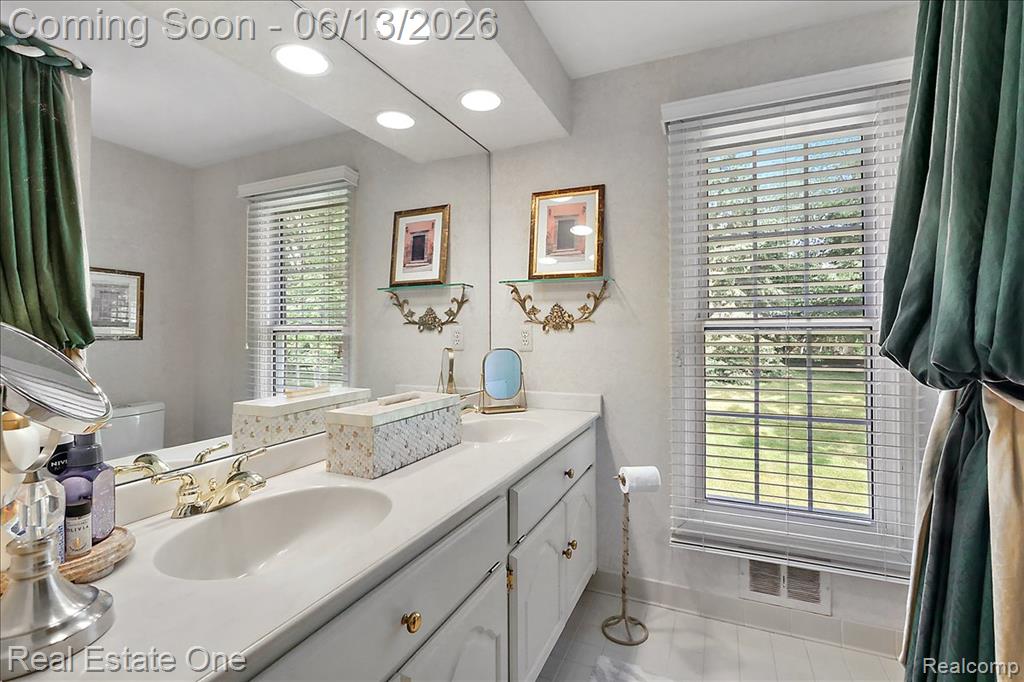 1854 Ludgate Lane, Rochester Hills, MI 48309 — Photo 60