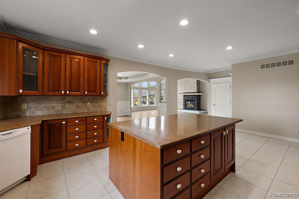 66701 NOTRE DAME Boulevard, Washington, MI 48095 — Photo 37