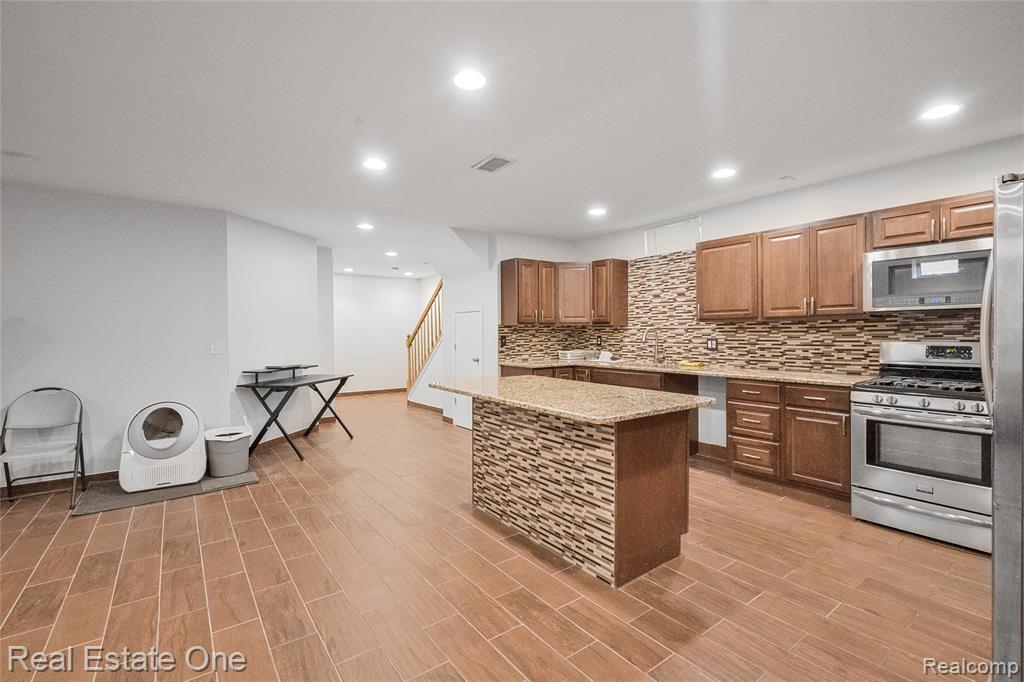6067 N Vernon Street, Dearborn Heights, MI 48127 — Photo 42