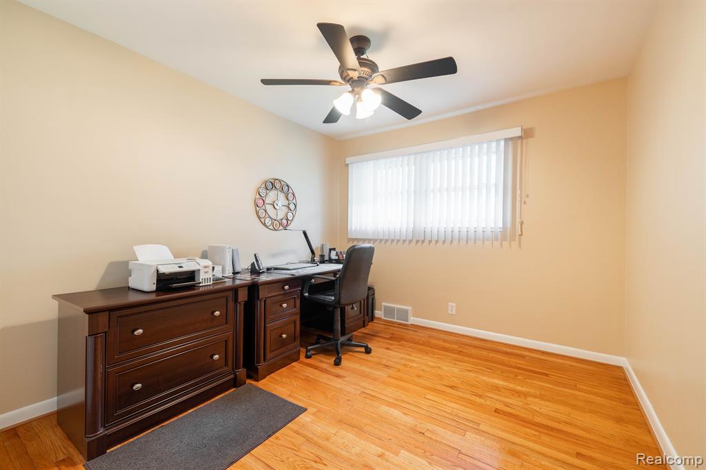 7912 COVENTRY Avenue, Grosse Ile, MI 48138 — Photo 22