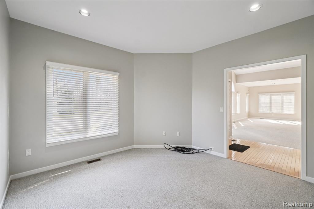 7366 Crackling Creek Circle, 1, West Bloomfield, MI — Photo 12