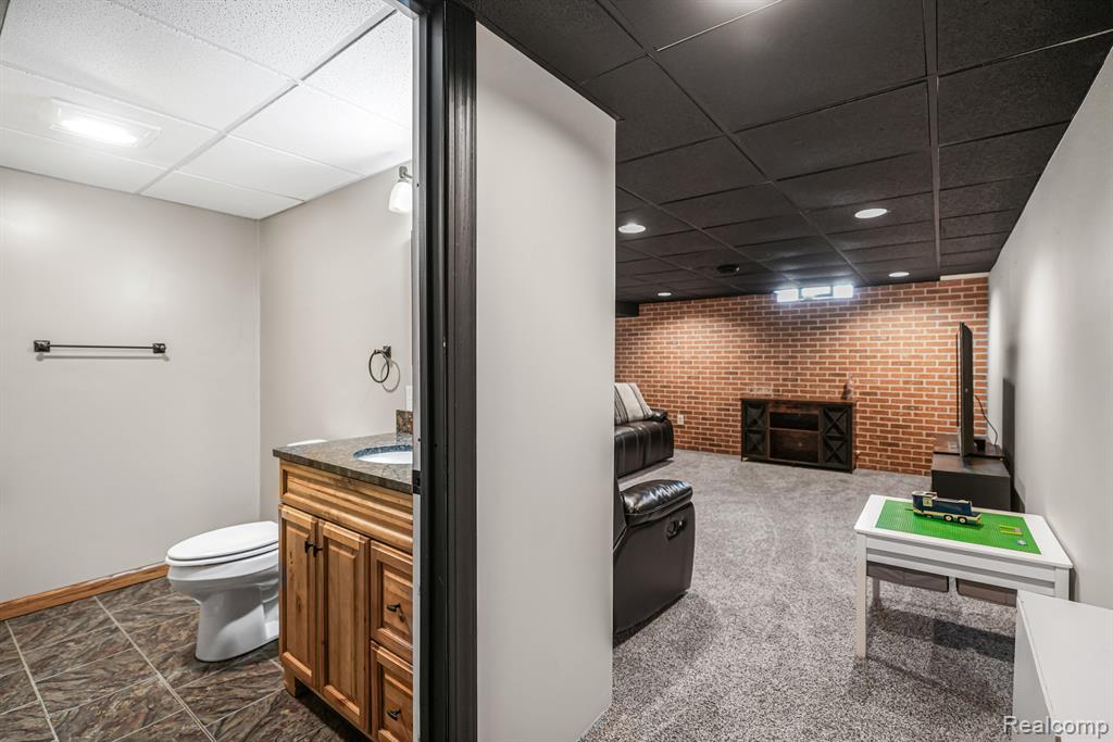 682 Zehnder Drive, Frankenmuth, MI 48734 — Photo 43