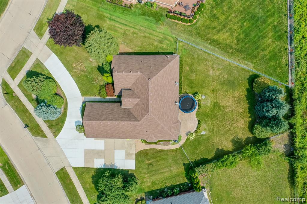 51384 Indian Pointe Drive, Macomb, MI 48042 — Photo 6