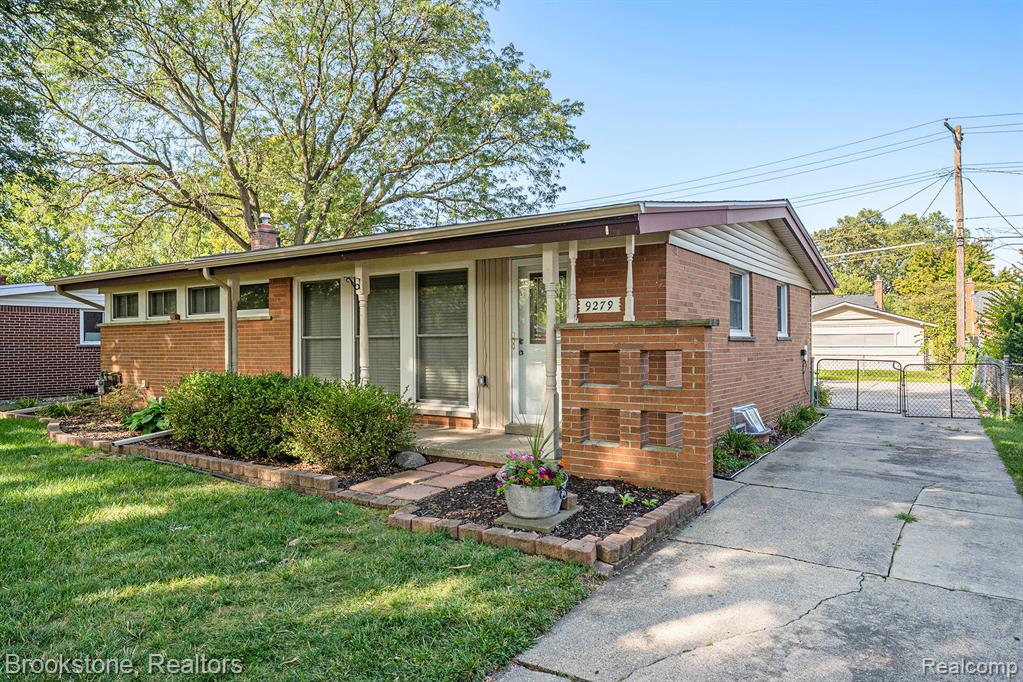 9279 Idaho Street, Livonia, MI 48150 — Photo 2