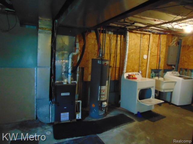 445 Navahoe Street, Detroit, MI 48215 — Photo 12