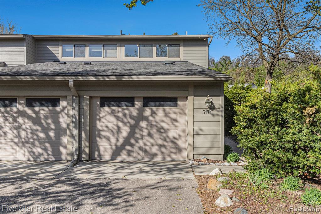 3171 Lakehaven Drive, Ann Arbor, MI 48105 — Photo 2