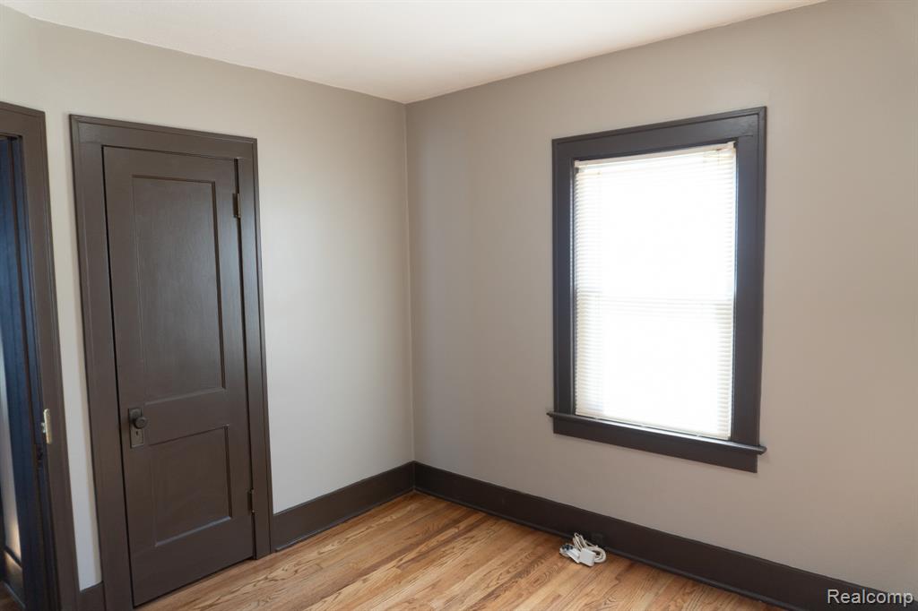 825 Frank Street, Flint, MI 48504 — Photo 21