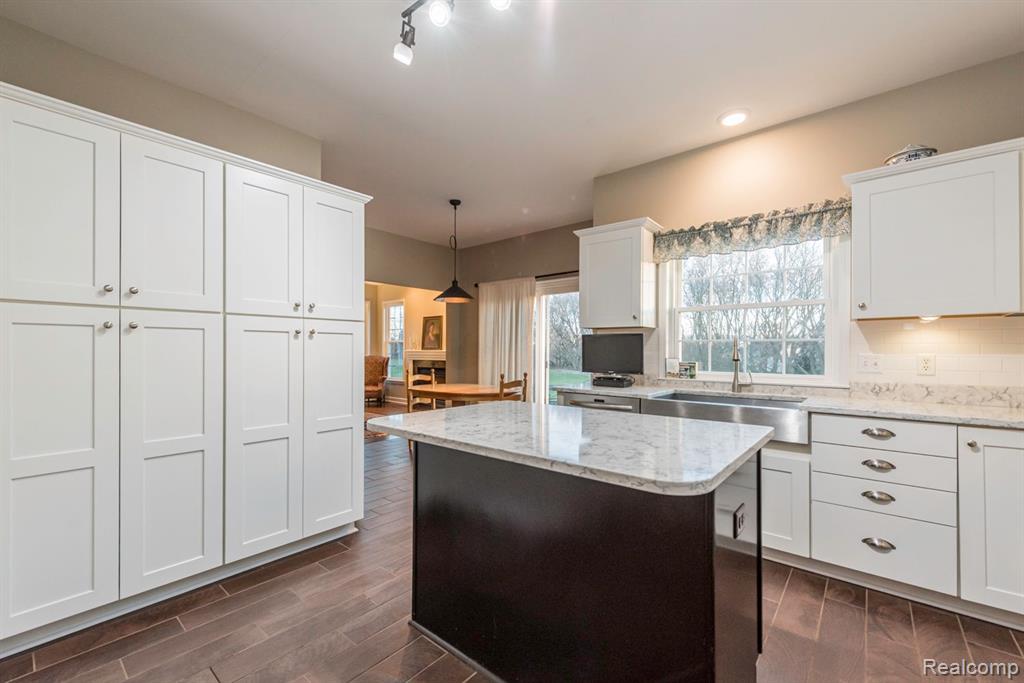 5628 DEER RUN Lane, Dexter, MI 48130 — Photo 8