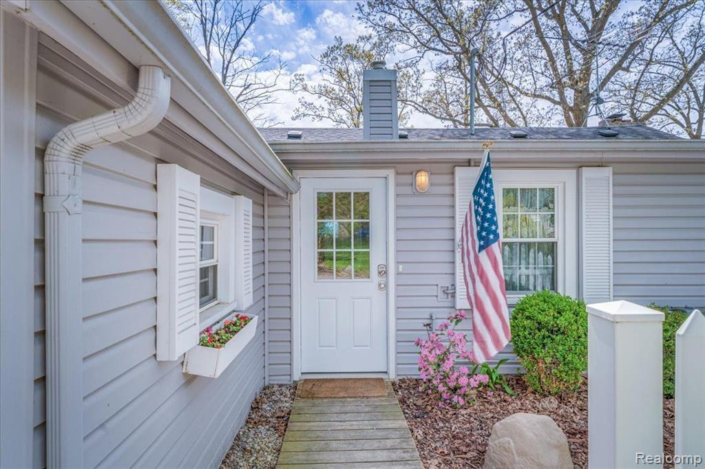 9055 CLINTON Street, Holly, MI 48442 — Photo 4