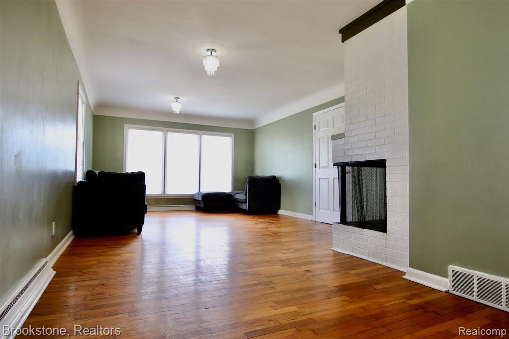 621 Forest Drive, Fenton, MI 48430 — Photo 6