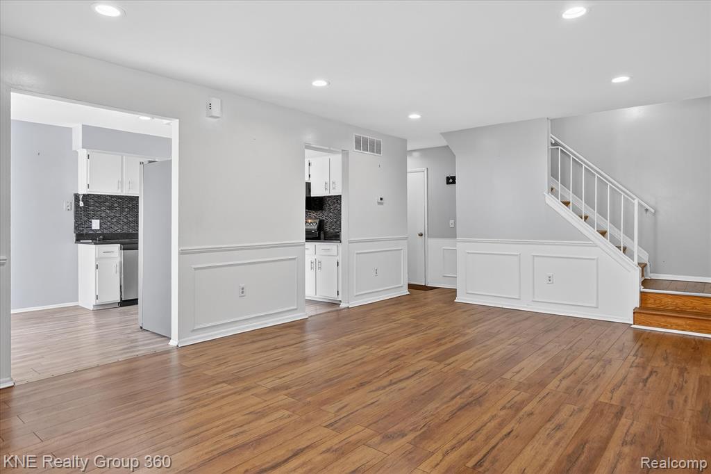 8092 Willow Lane, Warren, MI 48093 — Photo 8