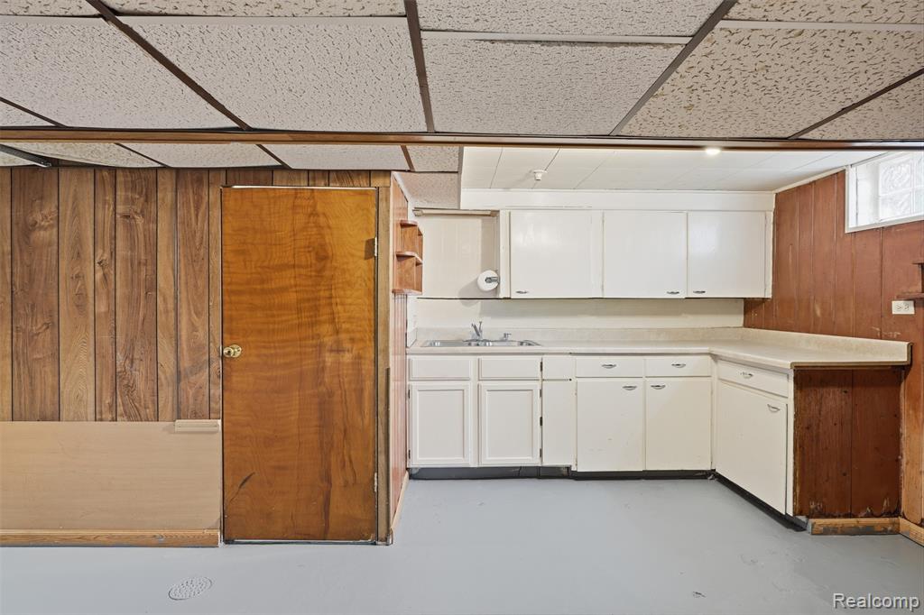 916 Buckingham Avenue, Flint, MI 48507 — Photo 17