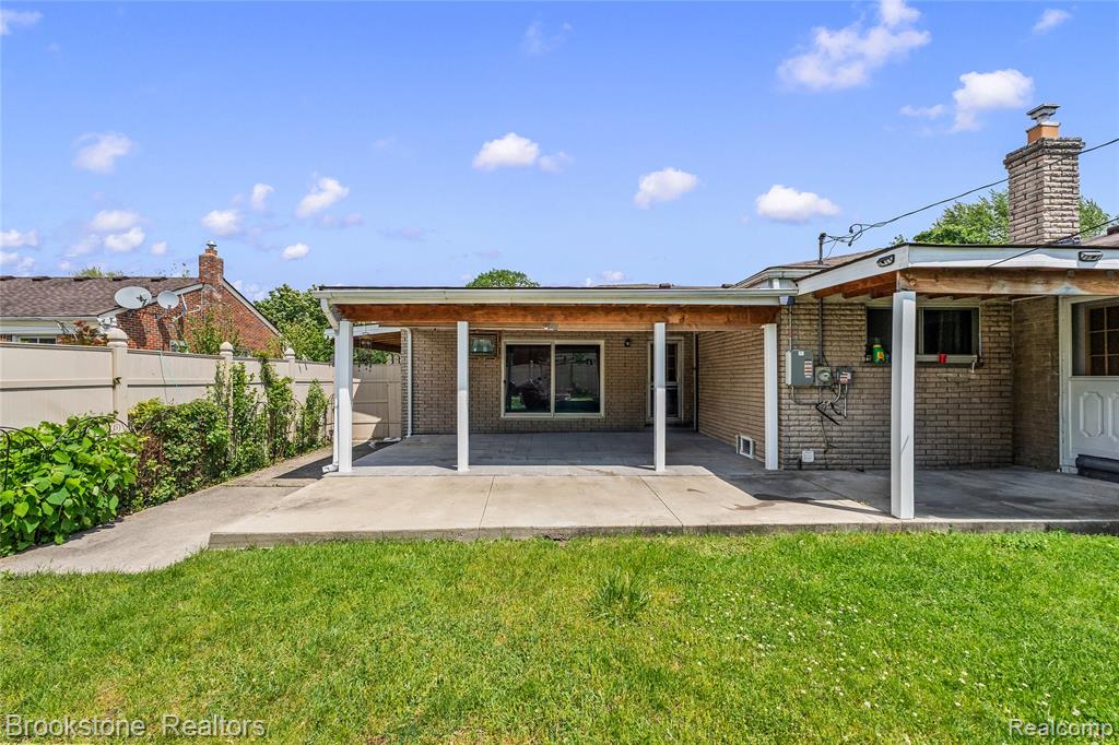 6921 Robindale Avenue, Dearborn Heights, MI 48127 — Photo 33