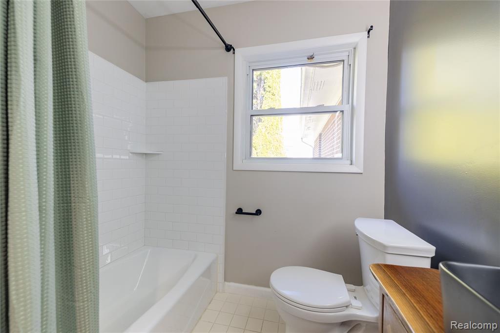 27627 Elba Drive, Grosse Ile, MI 48138 — Photo 28