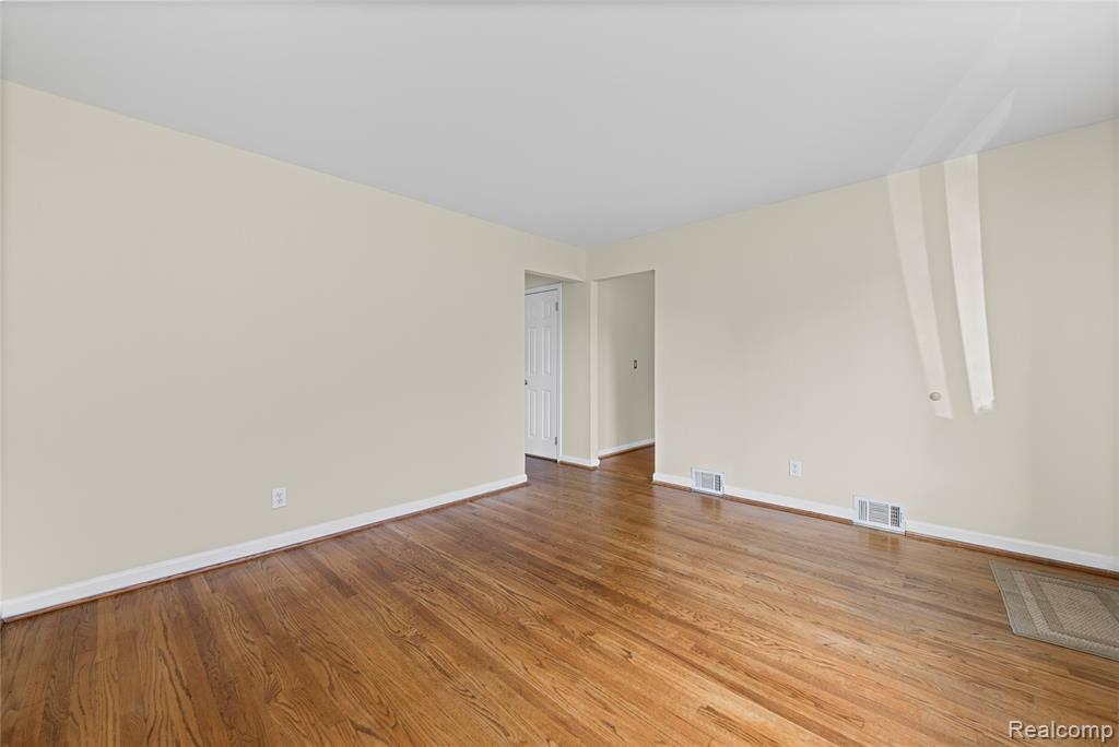 8475 Farnum Avenue, Warren, MI 48093 — Photo 7